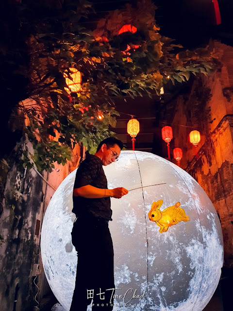 鬼仔巷 夜晚上 中秋节 照片 KWAI CHAI HONG AT NIGHT Moonlight In The City 城里的月光