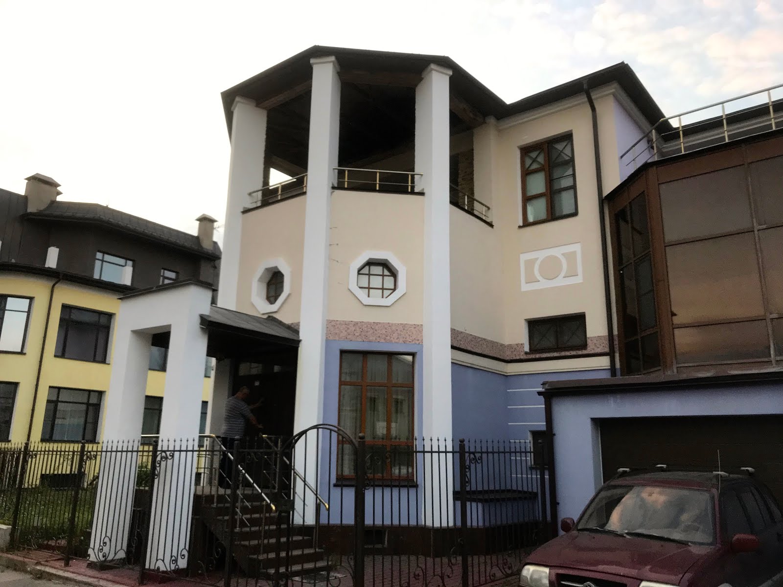 Купить дом в Москве/ Дом в пределах МКАД. Тел.: +7 (495) 798-60-78.