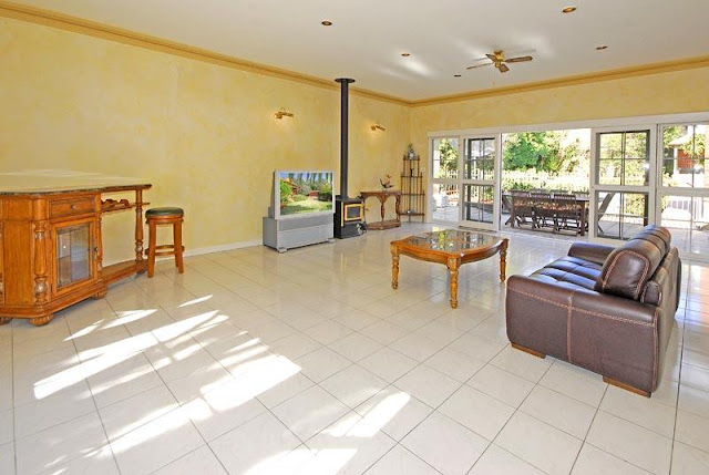 external image 2009931760_7_FS.JPG