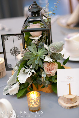 Floral blooms and succulents table decoration