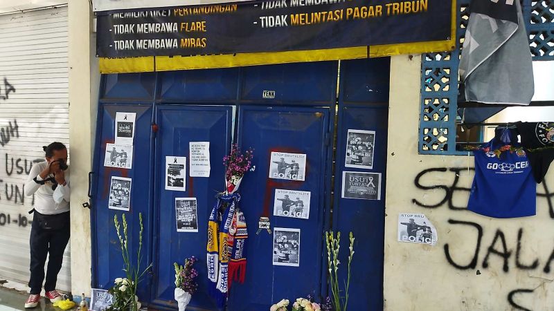 Temuan Tim Pencari Fakta Tragedi Kanjuruhan: Pintu Stadion Terkunci!