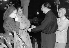 Jacques Tourneur and Nicholas Musuraca meeting with Jane Greer and Robert Mitchum. Out of the Past (1947)