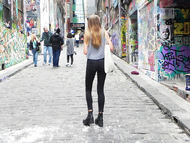 graffiti lanes, Melbourne, travel diary, milky way blogger