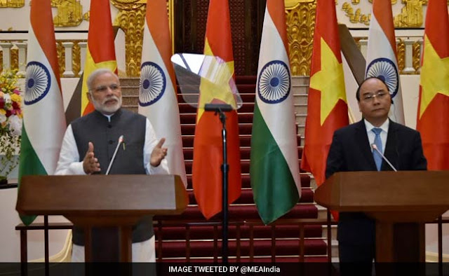India signed a deal giving 500 million dollars in credit to Vietnam, for defence needs.