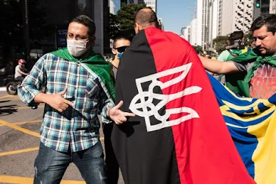 Neonazistas provocam confronto com manifestantes pro-democracia em SP