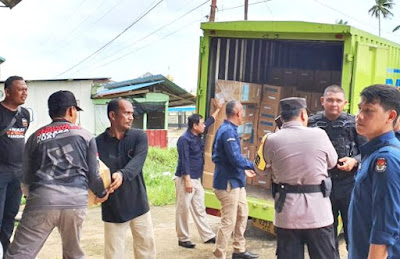 Kedatangan Logistik Pemilu Tahap II di Lingga, Pengamana Berjalan Lancar