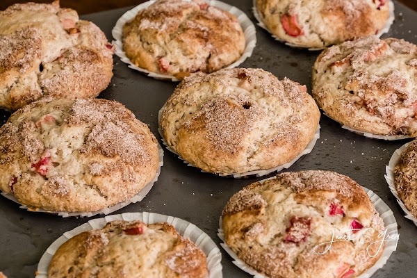 Strawberry Rhubarb Muffins