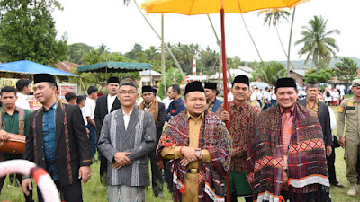 Bupati Dolly Buka Festival Seni Budaya Antar Pelajar se-Kabupaten Tapsel 