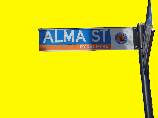 [ Enumcut ]  Street Sign  Photo - Remove Background sky(& tree) From Image (Result)