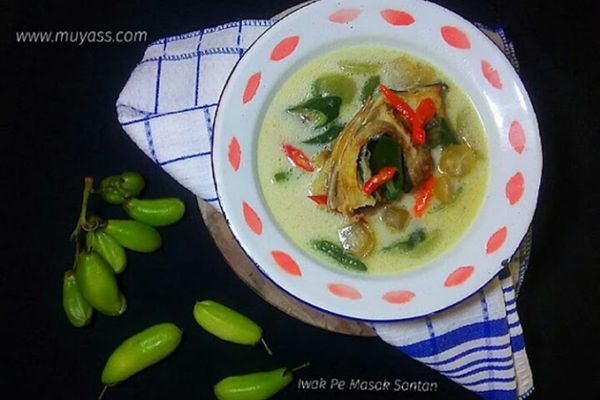 Ikan Pari Asap Masak Santan