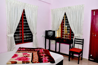 http://www.munnartourguide.com/2013/09/mg-homestay-pothamedu-munnar-mg.html