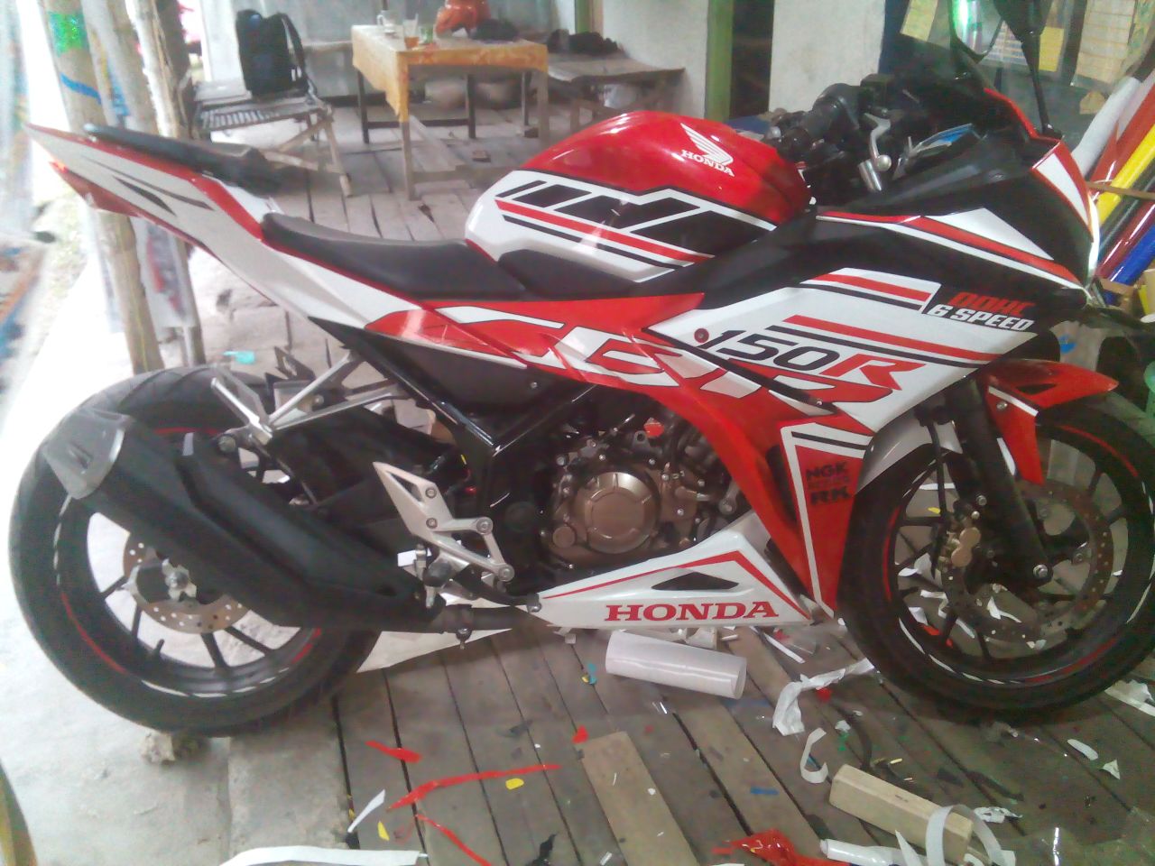 Serba Serbi Cutting Sticker Honda Cbr 150 2017