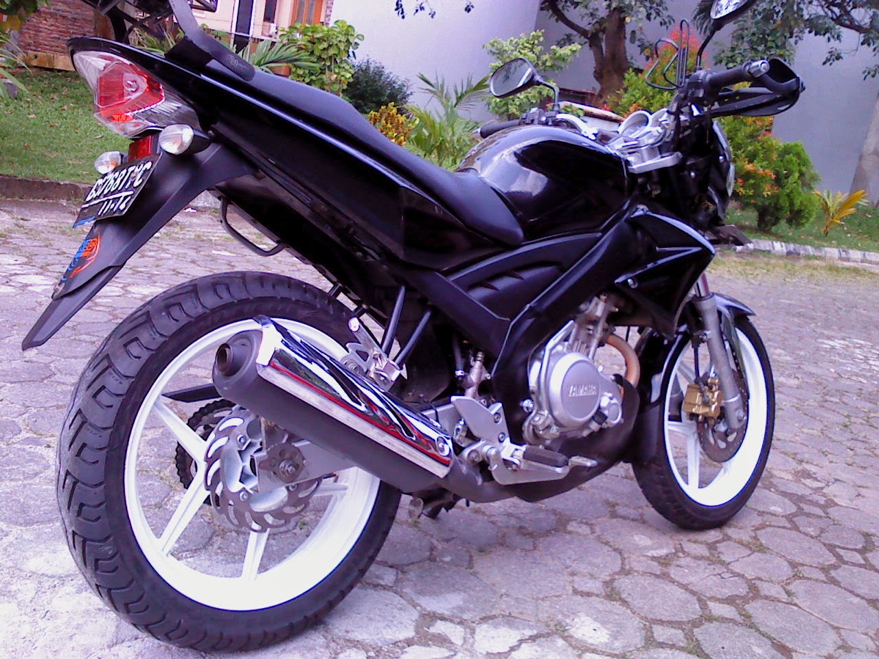 Download Kumpulan Modif Yamaha Vixion Ban Besar Terupdate Fire Modif