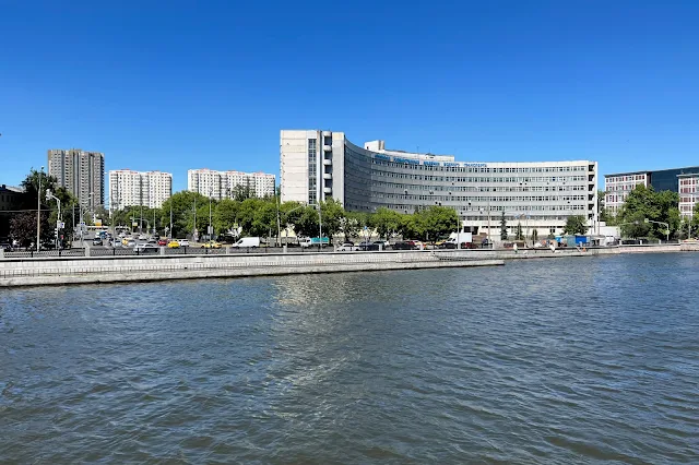 Москва-река, Новоданиловская набережная, Новоданиловский проезд, Академия водного транспорта (МГАВТ)