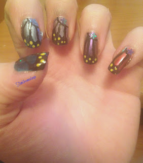 holo_butterfly_wings_nail_art