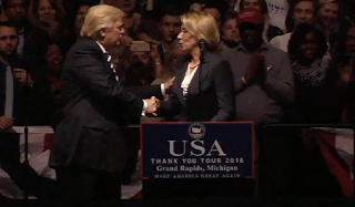 DeVos Vows To End Common Core At Michigan Rally With Trump 