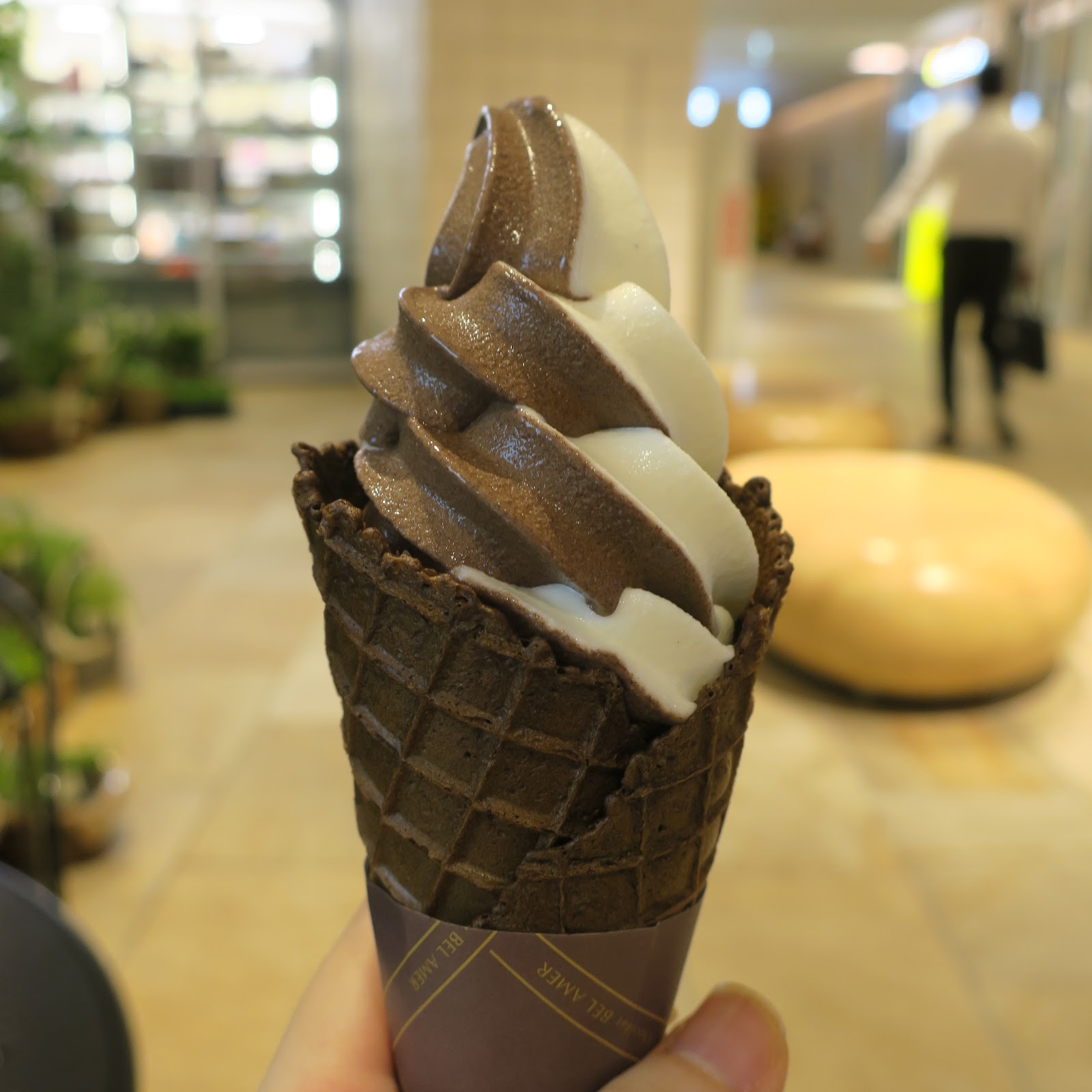 【BEL AMER 紀尾井町店／東京都：紀尾井タワー】ショコラソフトクリーム（ミックス）：500円
