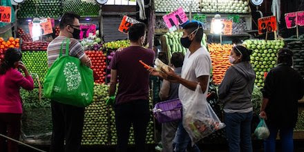 Reportan "coyotes" en compra y venta de productos del campo ante falta de Central de Abastos