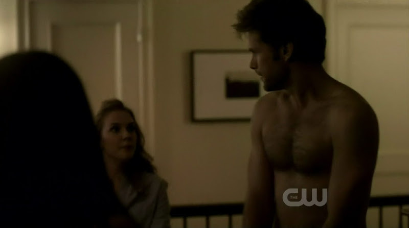 Matthew Davis Shirtless on The Vampire Diaries s2e10