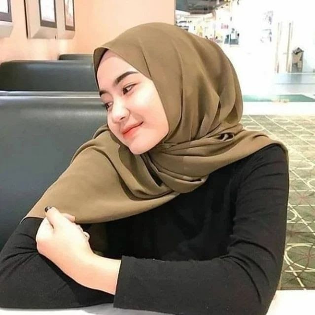 Wallpaper Aesthetic Girl Hijab Blur Kartun