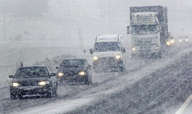 storm: Storm Trafikkaos efter storm och snöfall 