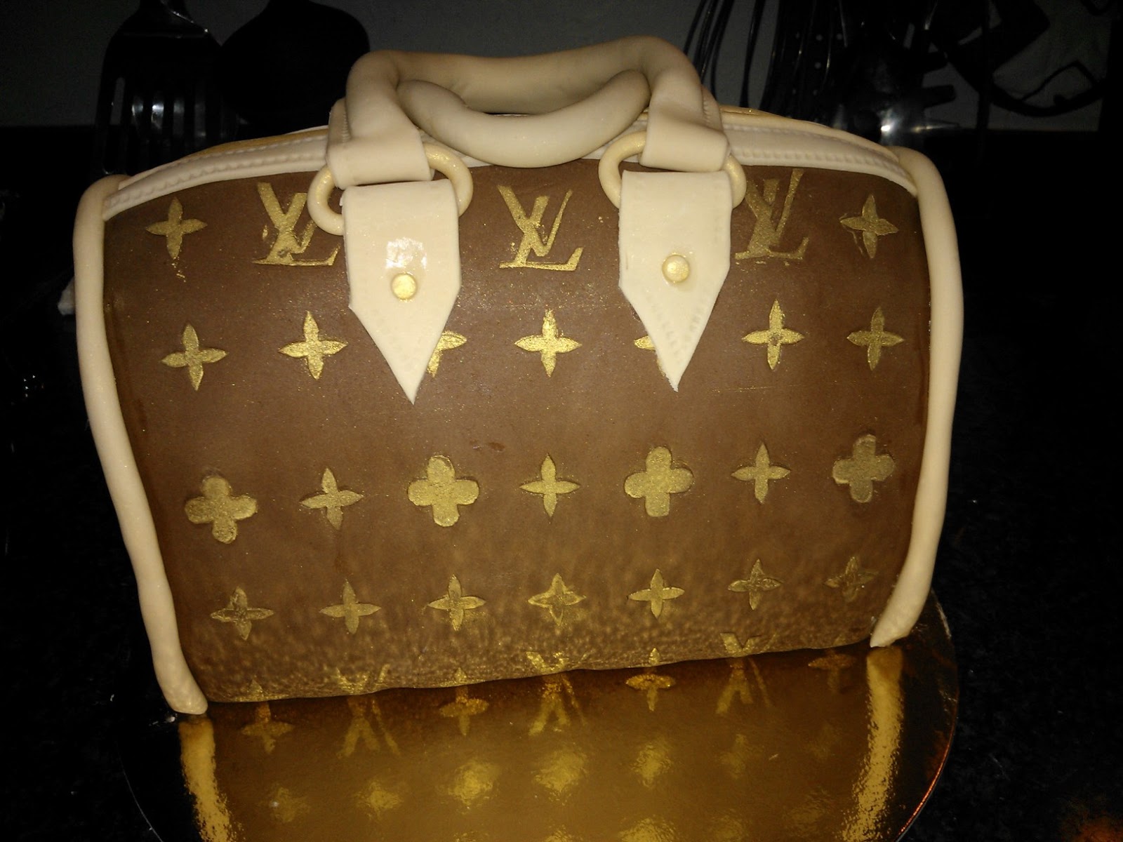 pastis fondant, bolso louis vuitton