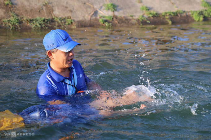 'Đừng đợi có bể mới dạy bơi cho trẻ'