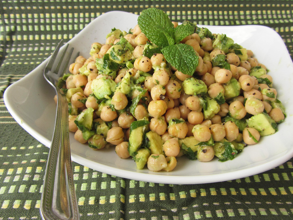 avocado lime chickpea salad