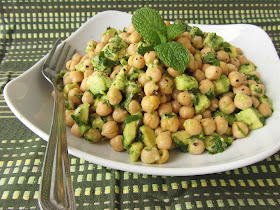 avocado lime chickpea salad