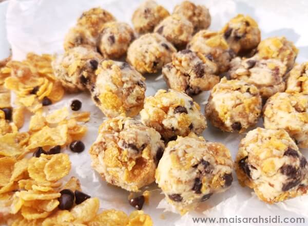 biskut cornflakes cip coklat