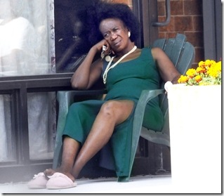 Aunt-Zeituni-in-Barack-green-dress