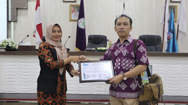 Himakesmas stikes-hi lakukan seminar nasional