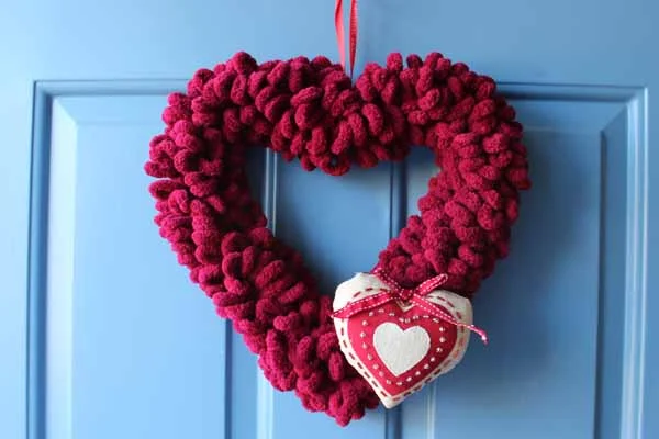 valentine loop wreath
