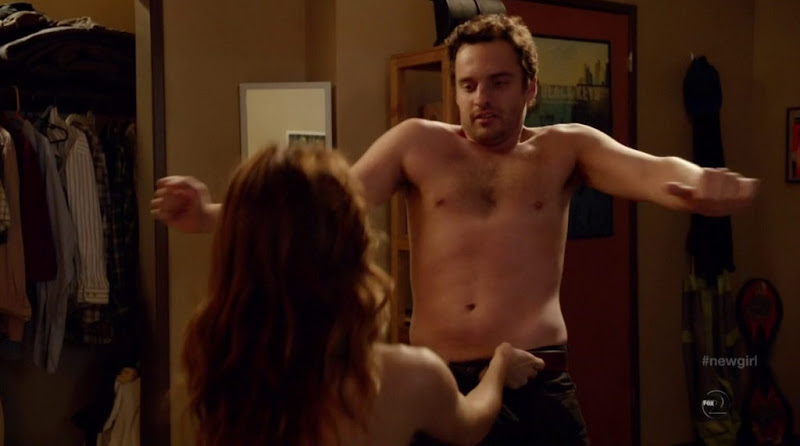 Jake Johnson Shirtless in New Girl s1e04