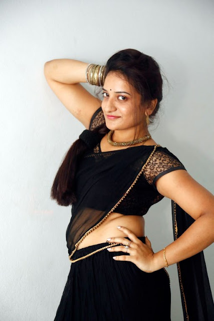 spicy desi actress janani reddy in black saree hot pics