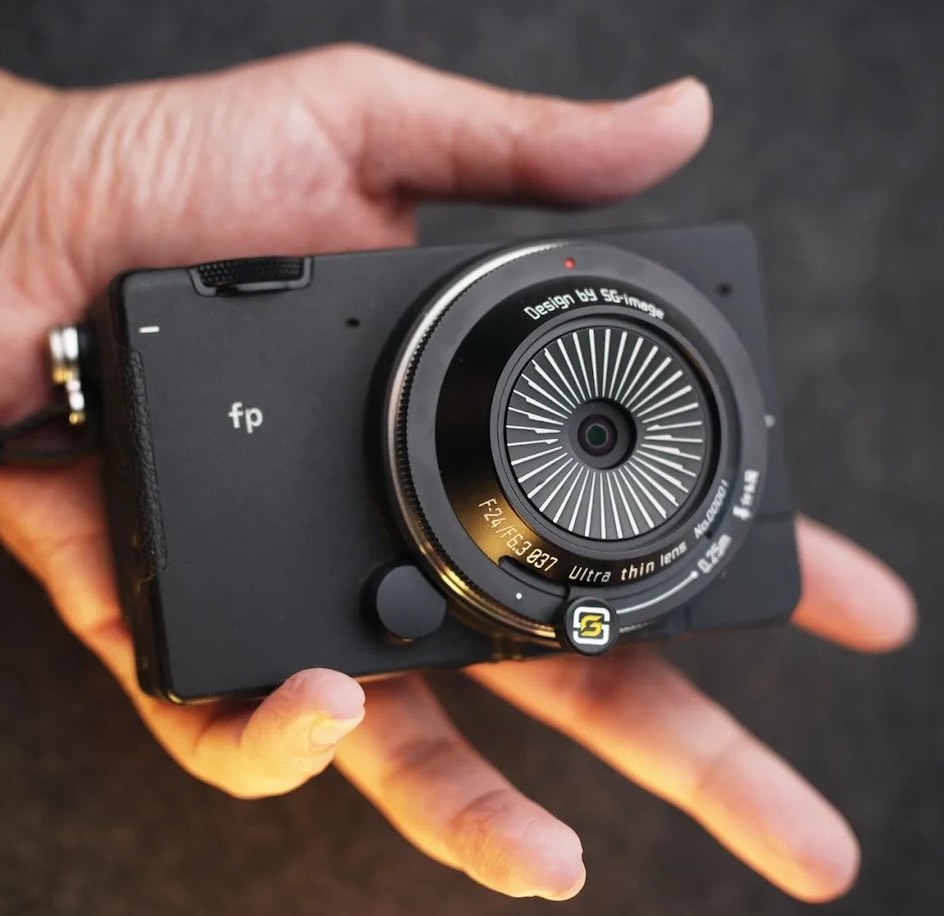 Объектив SG-Image 24mm f/6.3 с камерой Sigma fp