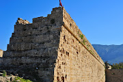 Inland castles were also developing thick walls, but seafront castles needed . (kyrenia castle )