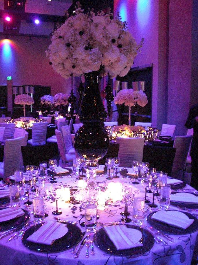purple wedding table settings