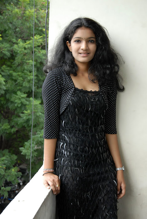 gayatri new actress pics