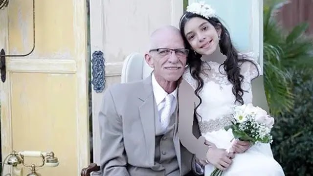 زواج فتاة عمرها 11 سنة من والدها العجوز / عائلة العروس الصغيرة بكى الجميع!