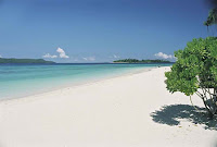 pantai berpasir putih di kepulauan karimunajawa