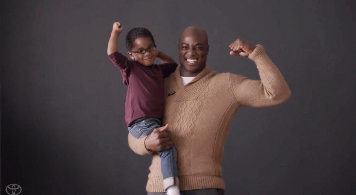 Football Stars DeMarcus Ware, Fred Jackson and More Honor Dads During Super Bowl XLIX for Toyota - "To Be A Dad"