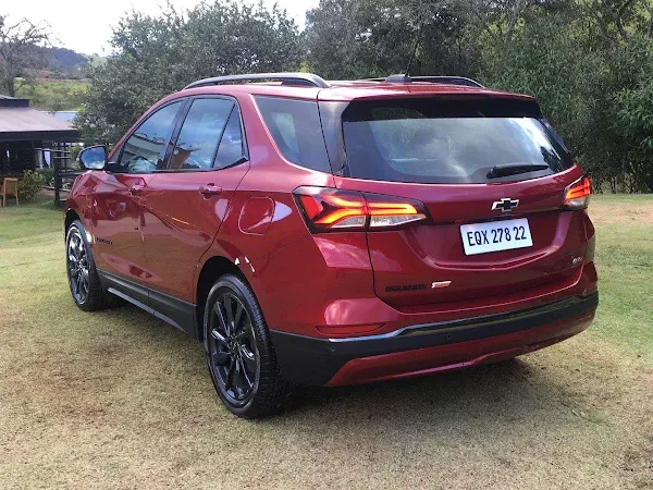 Nova Chevrolet Equinox 2022 - RS - vermelha