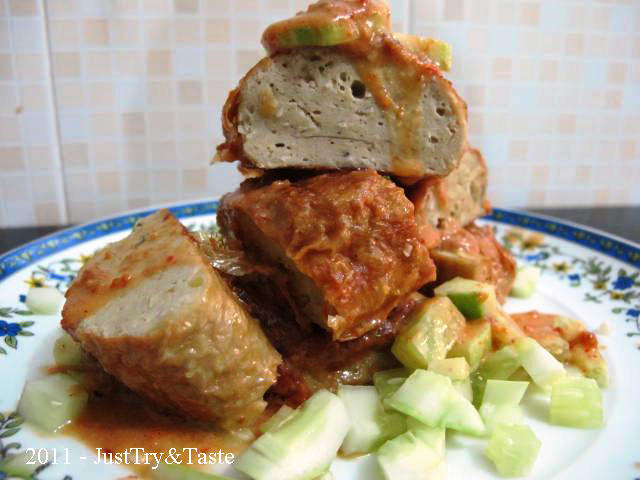 Resep Otak-Otak Tahu & Ikan Bandeng dengan Saus Kacang 