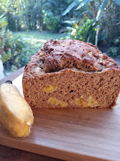 Brot mit Bananenschalen