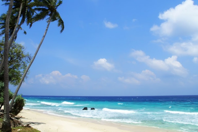 Pantai Sumur Tiga Sabang