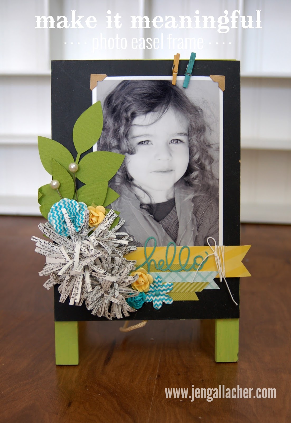 http://jengallacher.blogspot.com/2014/12/how-to-create-fringe-paper-flowers-with.html