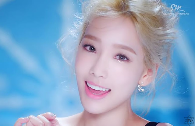 SNSD_Girls_Generation_TTS_Fashion_and_Look_in_MV_of_Dear_Santa 