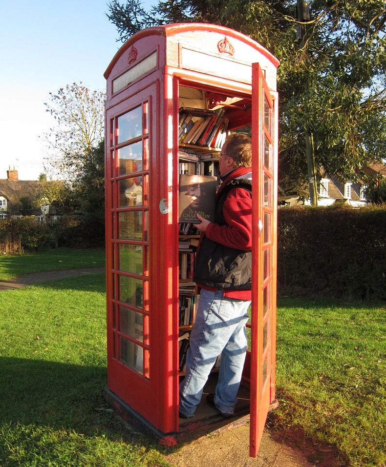telephone-box-library-7