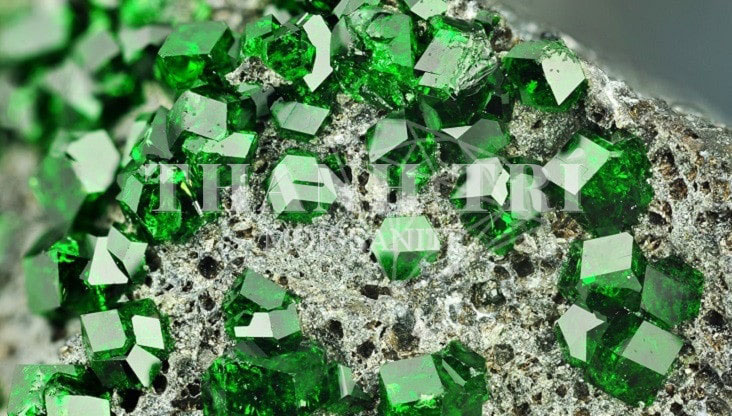 Đá Emerald